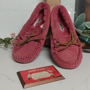 Bubble Gum Pink Minnetonka Moccasins Girls size 2